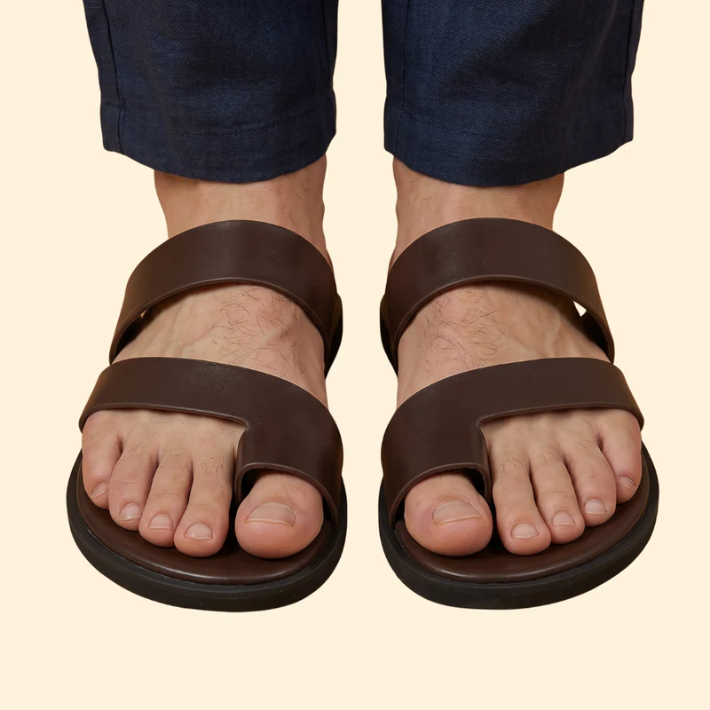Men's Leather Sandals with Toe Loop - Image 4