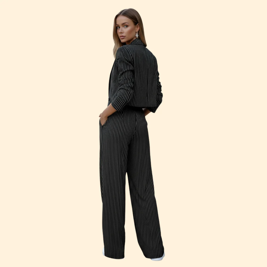 Women’s Blazer Set with Short Sleeves - Image 4