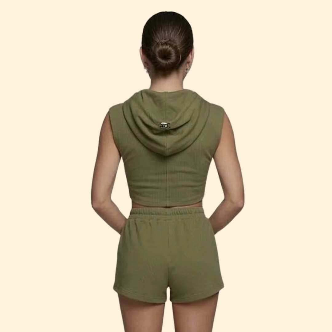 Women’s Casual Outfit with Drawstring Shorts - Image 5