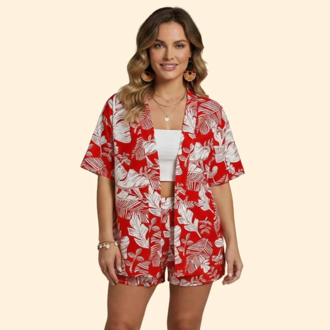 Women’s Casual Outfit with Relaxed Top and Shorts - Image 10