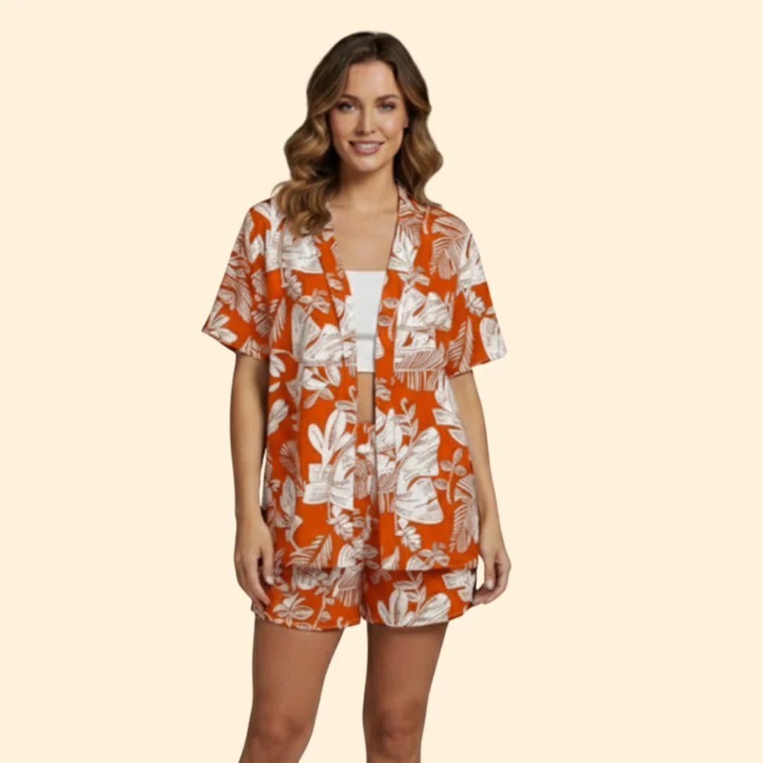 Women’s Casual Outfit with Relaxed Top and Shorts - Image 9