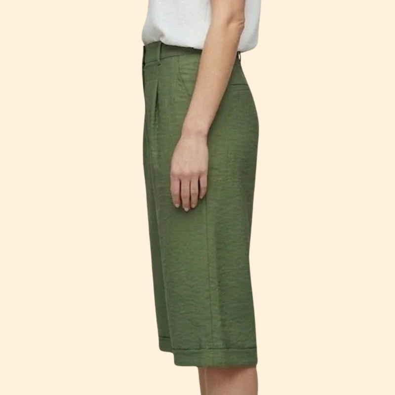 Women’s Casual Shorts with Pleated Front - Image 5