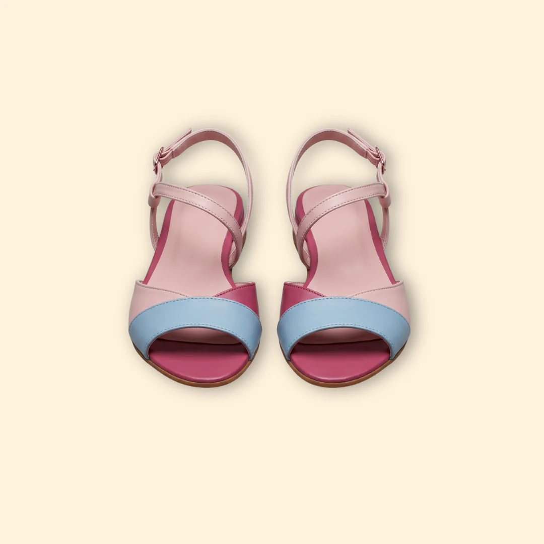 Women’s Flat Sandals with Straps
