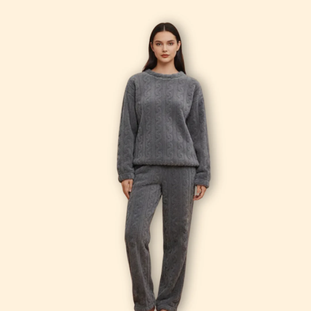 Women’s Fleece Pajama Set with Long Sleeves - Image 6