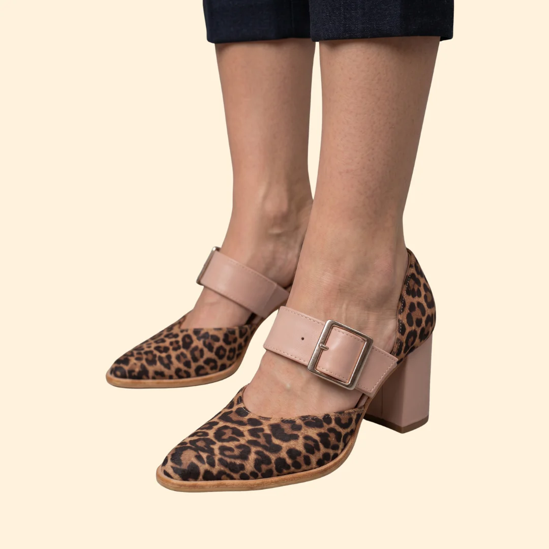 Women's Pointed Pumps with Leopard - Image 4