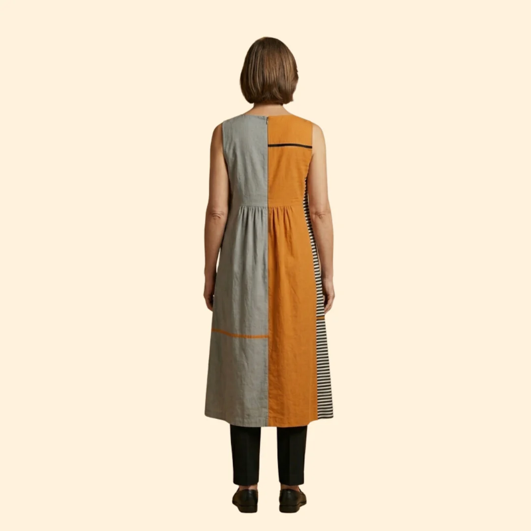 Women’s Sleeveless Dress with Pattern - Image 5